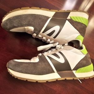 Tretorn tennis shoes size 7.5